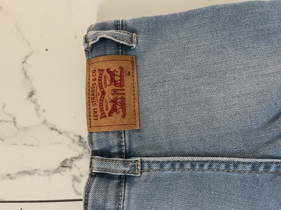 Spodnie Levis nowe 9 miesięcy
