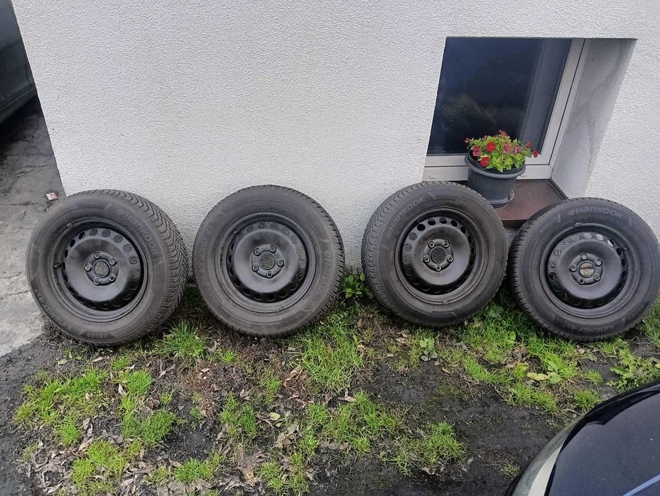 4x Opony całoroczne, felgi stalowe, kołpaki od Golf 7