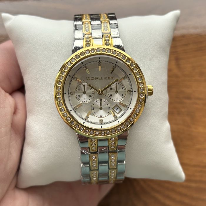 Жіночий годинник Michael Kors на браслеті комбінованого кольору