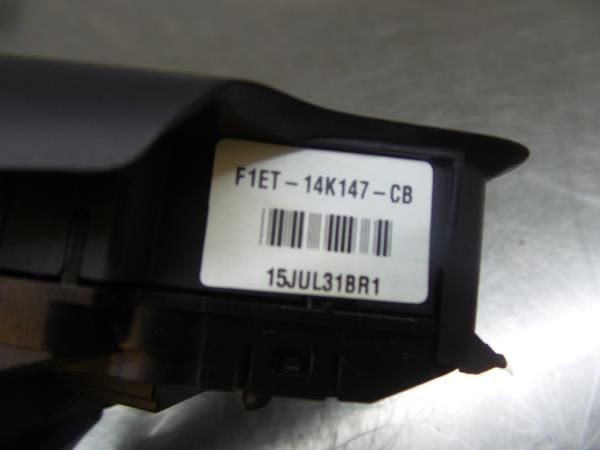 Comandos do volante FORD Focus III