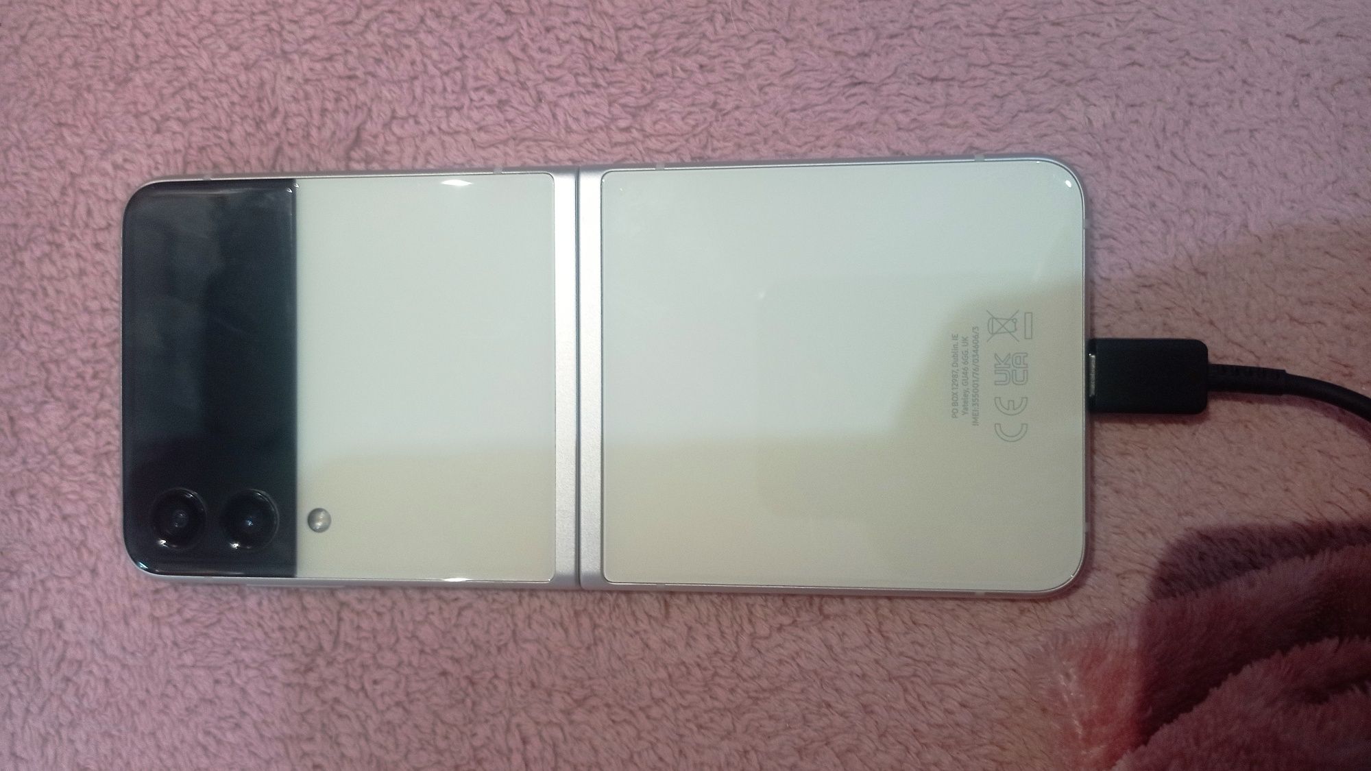 Samsung Galaxy flip3