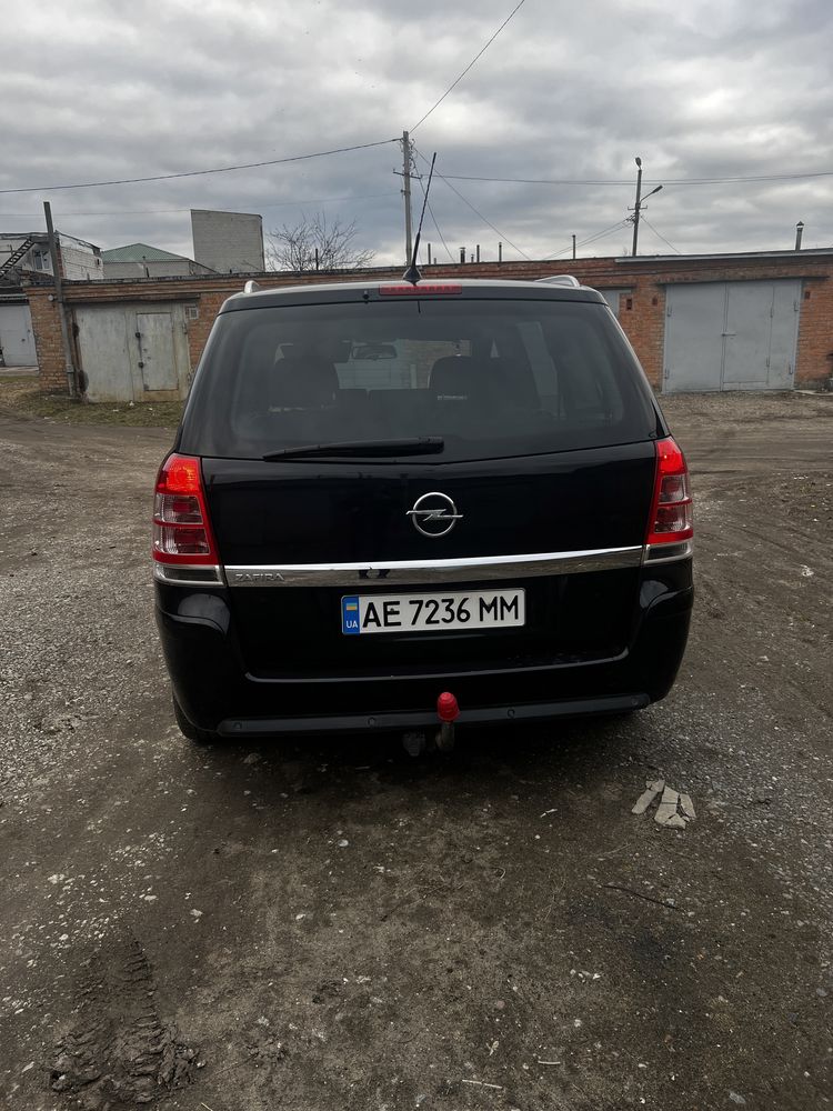 Продам Opel Zafira 2010