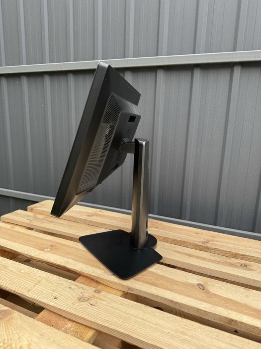 Монітор HP Display Z24i/24"/1920 x 1200/Full HD IPS/16.10/Гарантія