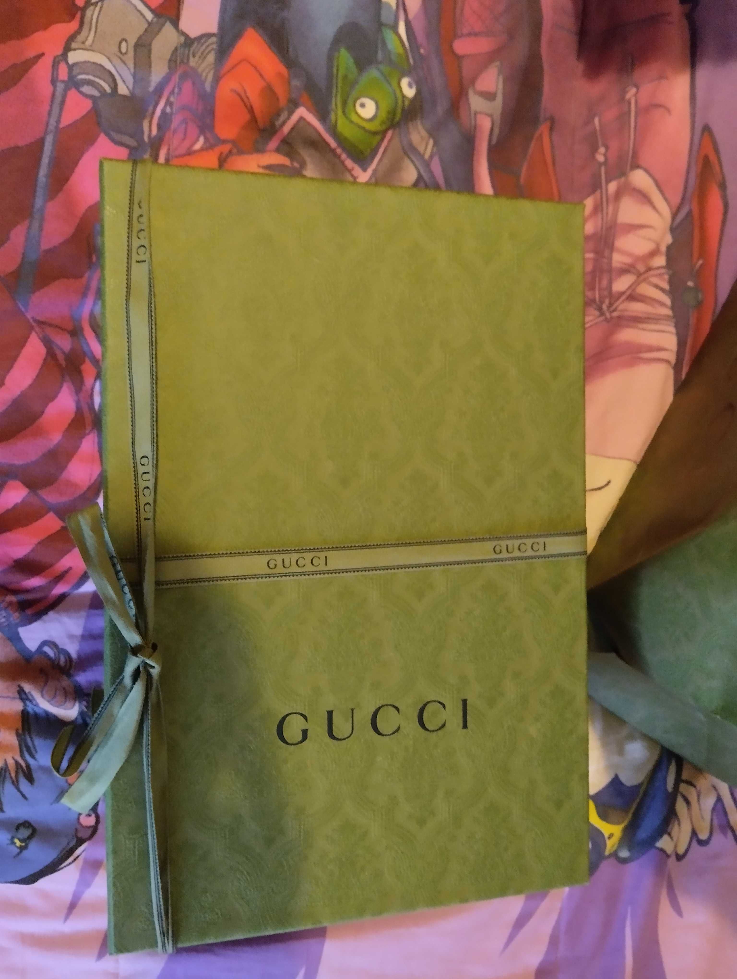Caixas da Gucci vazias com acabamento de excelência