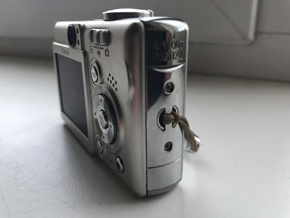 Продаю Canon ixus 50