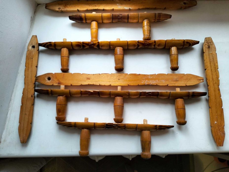 Продам дерев'яний вішак "гармошку'настінний на 10 гачків.