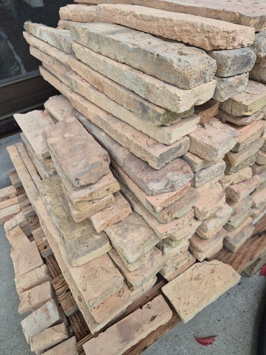 Płytki z cegły po rozbiórce  / lico