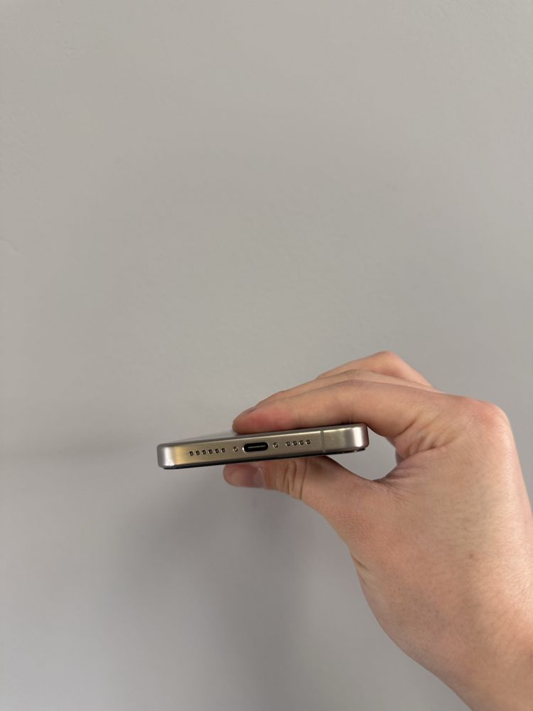 Б/у Iphone 15 Pro Max 512 Natural Titanium фізична сім , стан 10/10