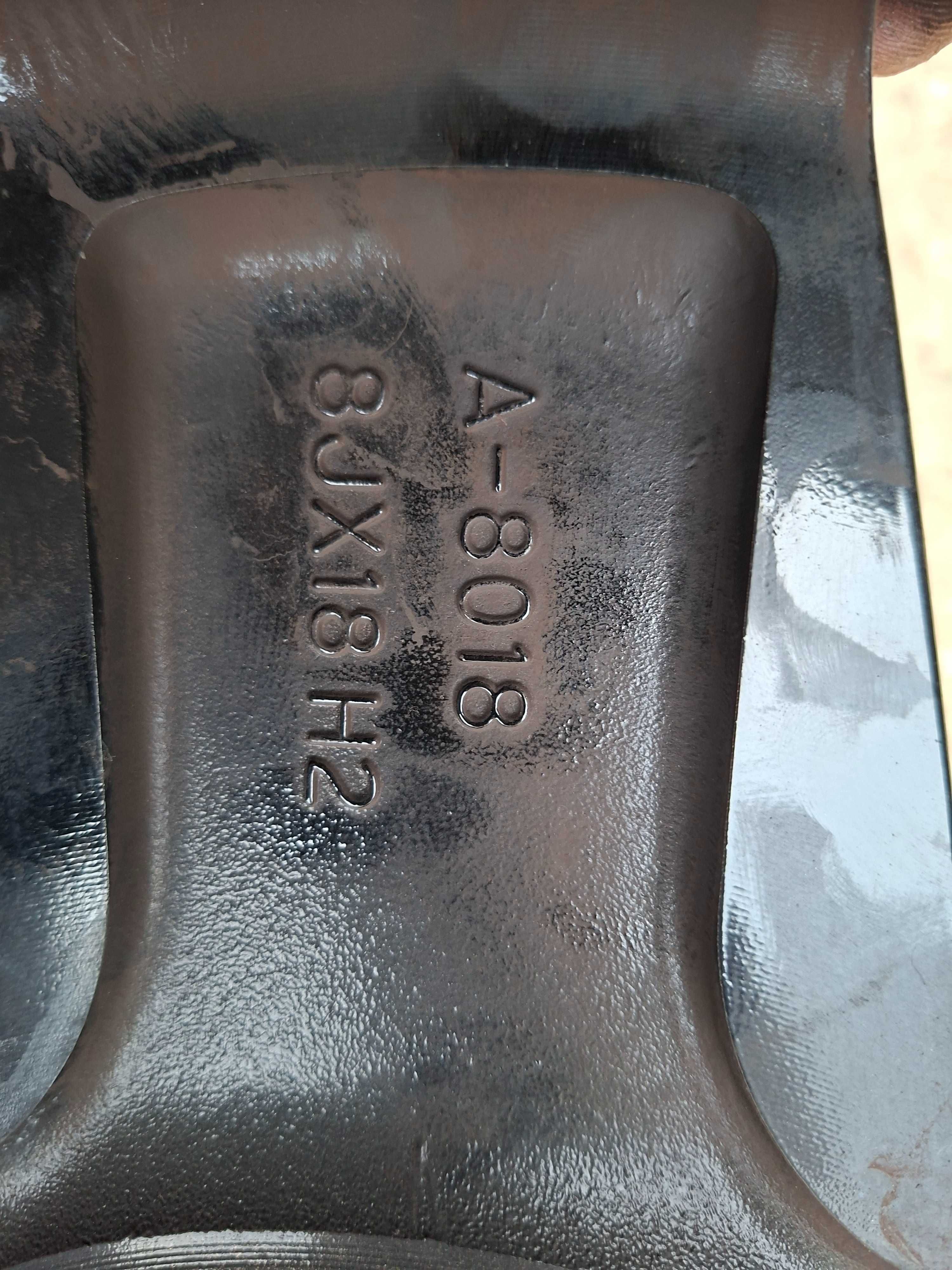 Felgi aluminiowe Borbet A 18 8" 5x112 ET45 Audi Volkswagen komplet