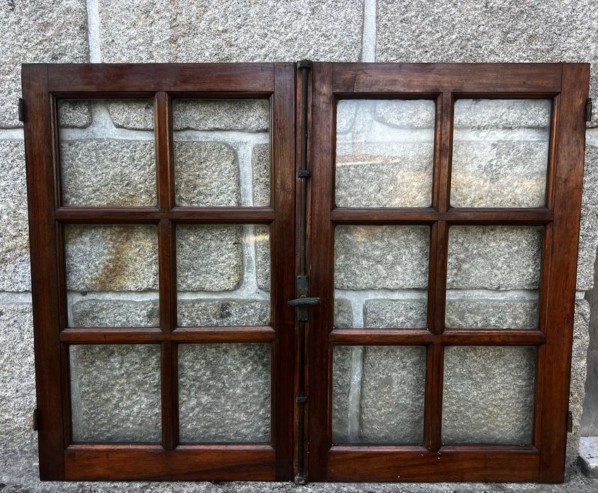 Janelas e Porta de Casa de Madeira– Vários Tamanhos