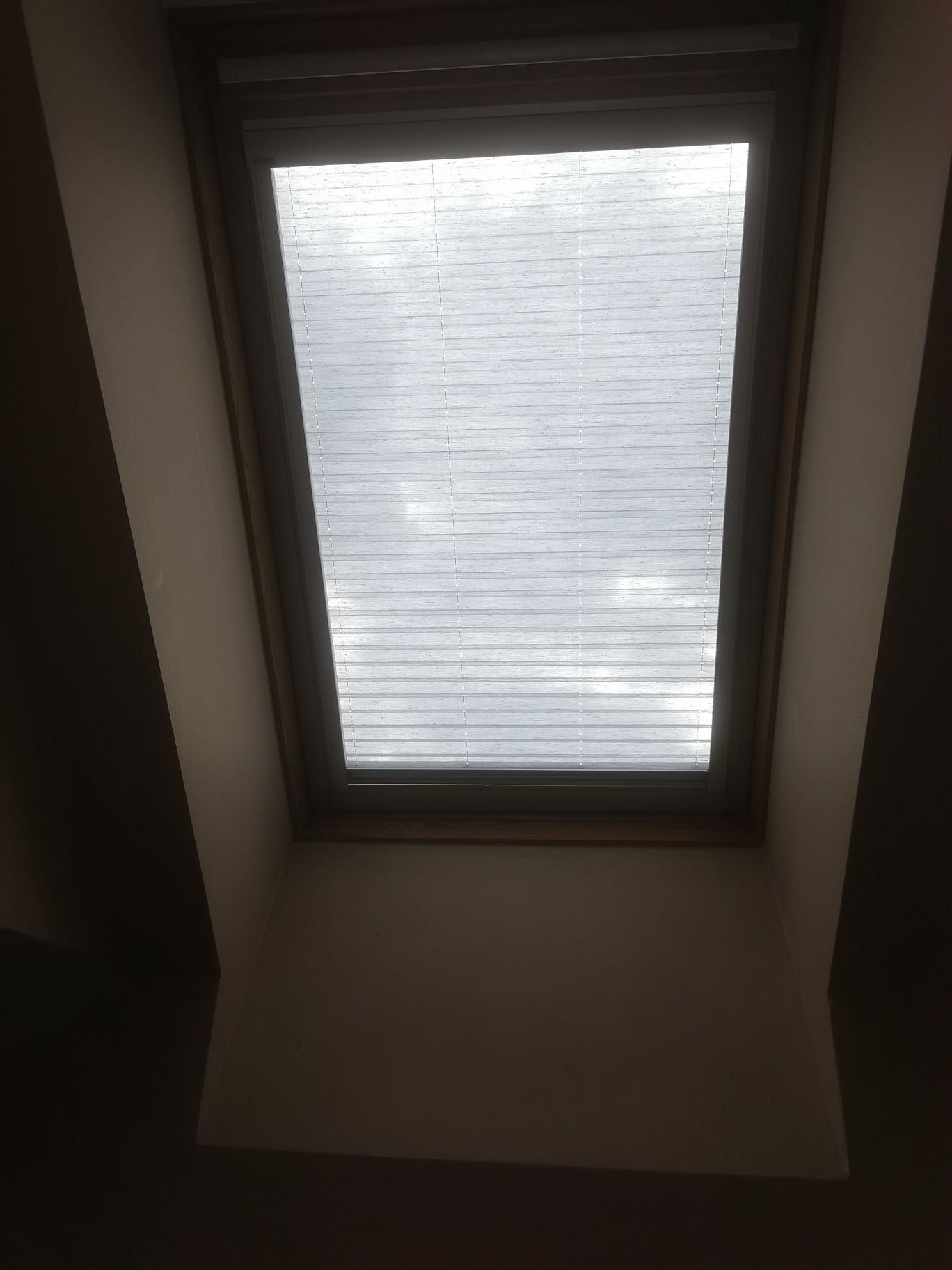 Roleta plisowana wewnętrzna VELUX M06