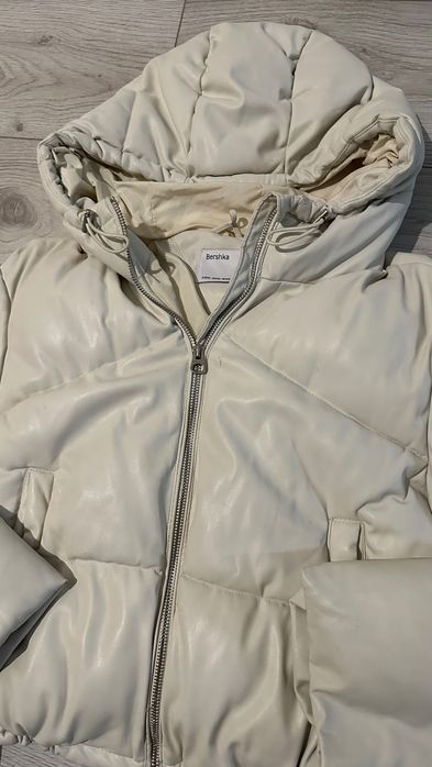 Шкіряна куртка bershka