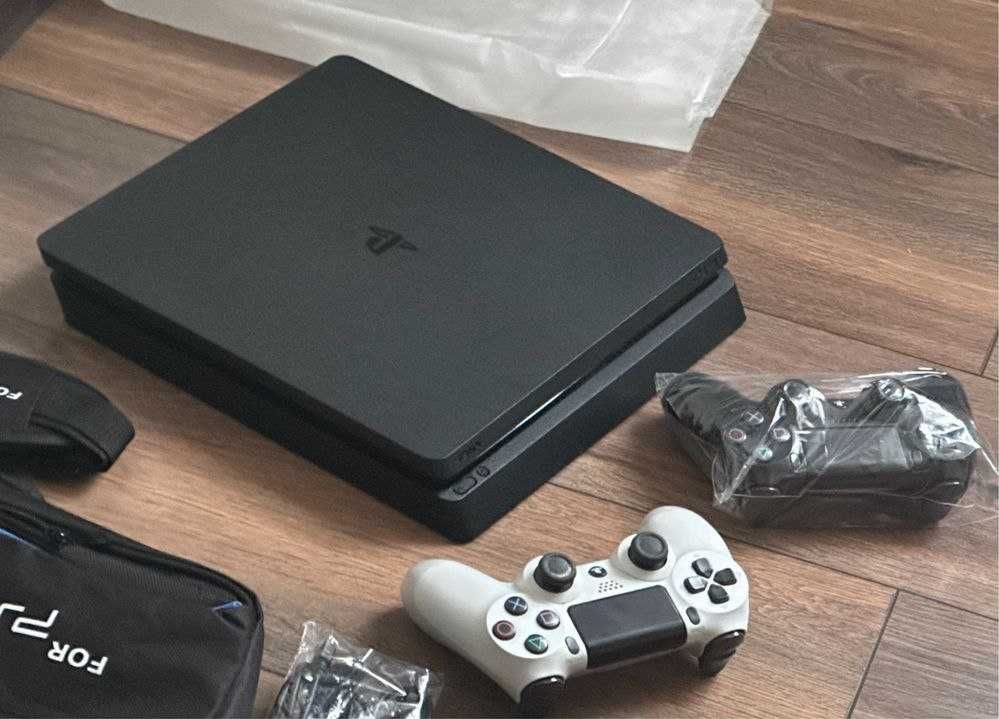 Продам PS 4 Slim 1 Терабайт