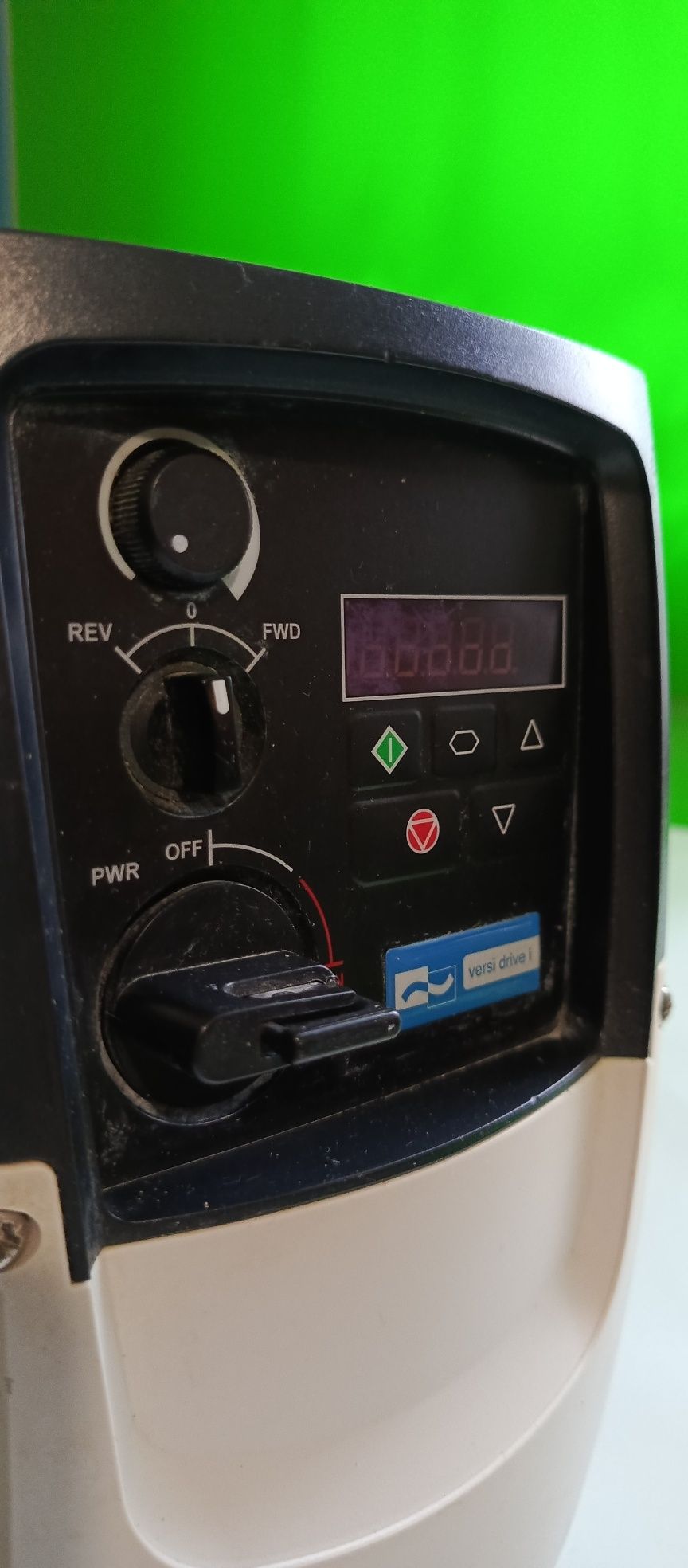 Falownik VersiDrive i VDI-037-E3-IP66S