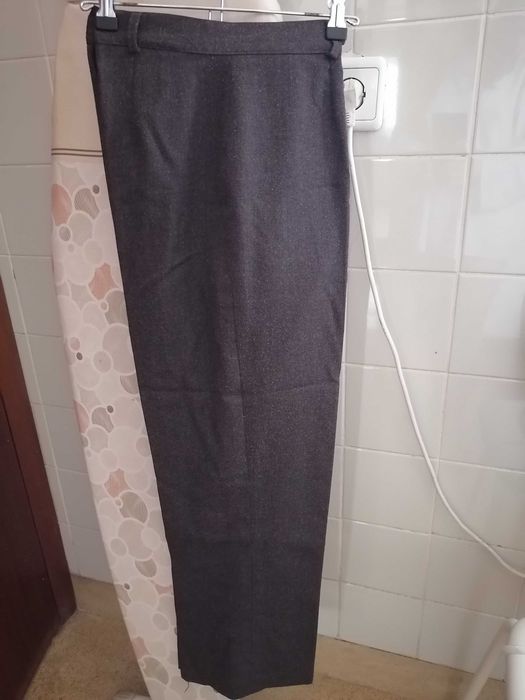 Calça castanha Senhora Tam 44,sem bolsos, fecho à frente, 95cm compr