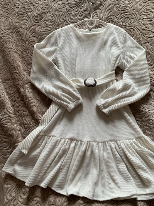 Дитяче плаття біле