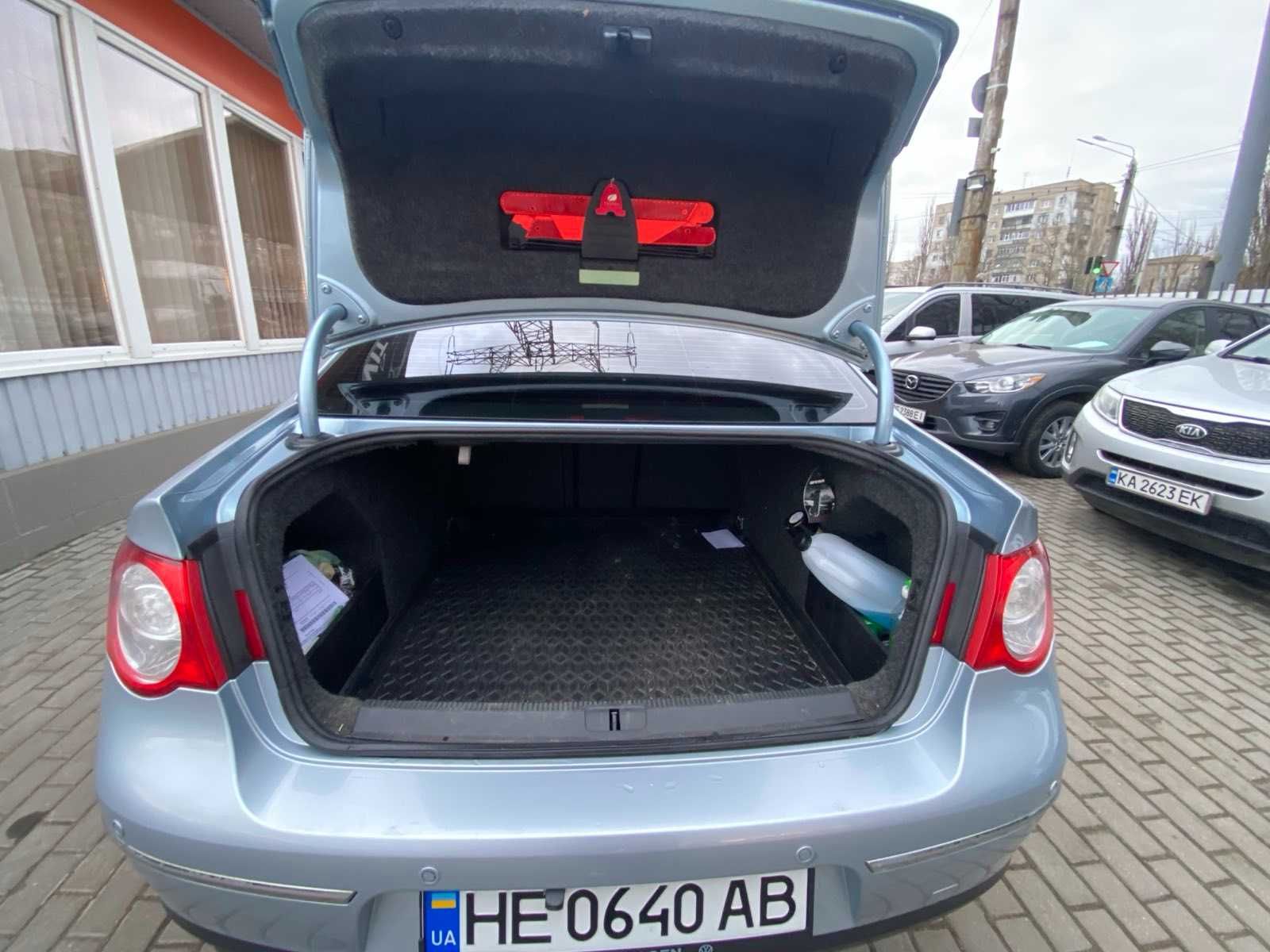 Volkswagen Passat B6 2005 року 2,0 л./бензин