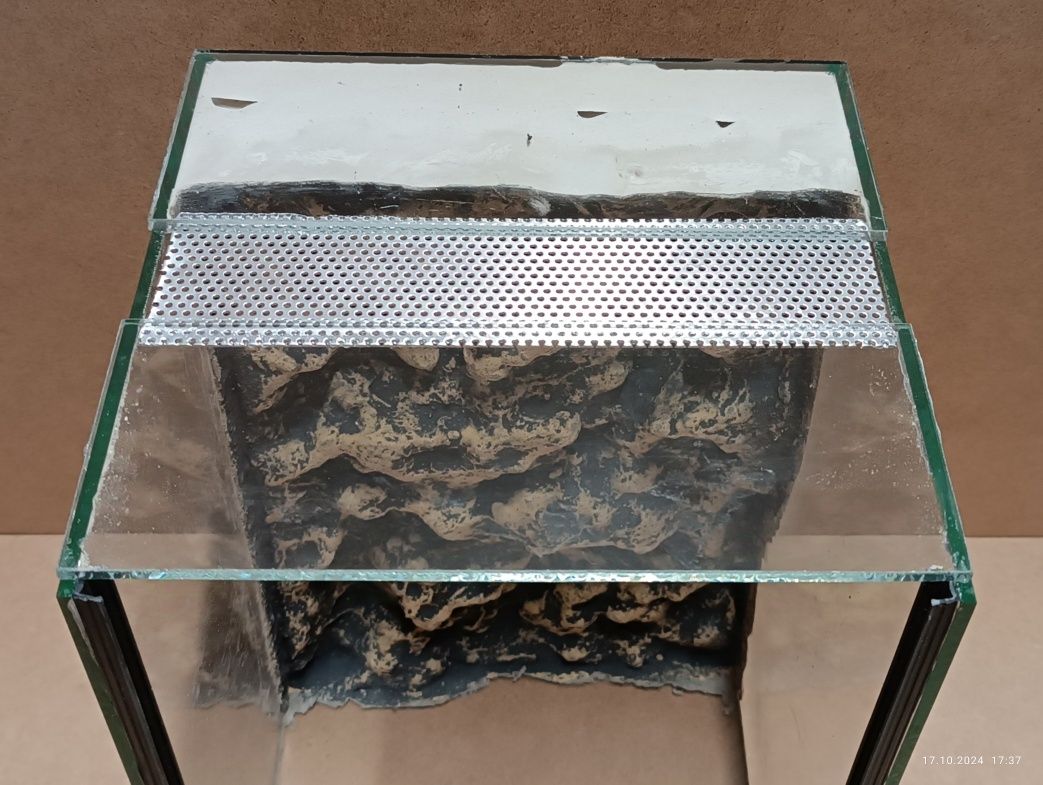 Terrarium z tłem20x20x30cm