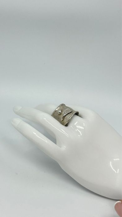 Srebrny piercionek p.925