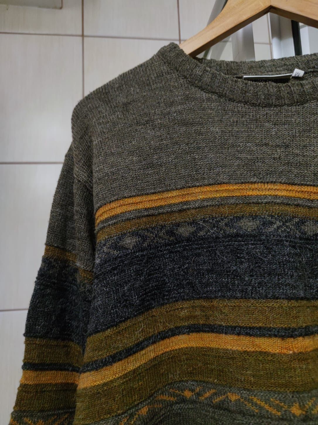Sweter klasyczny Alessandra Magna M wełna wełniany wool wełna sweterek