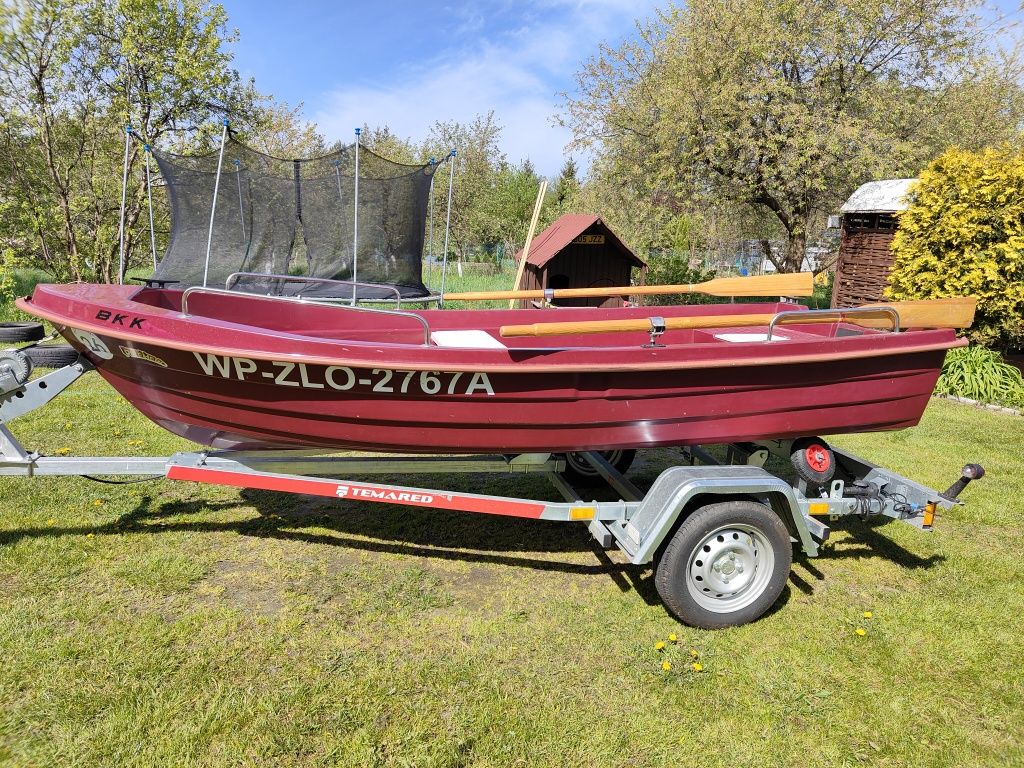 380 x 160 cm ładna łódka wędkarska stan bardzo dobry