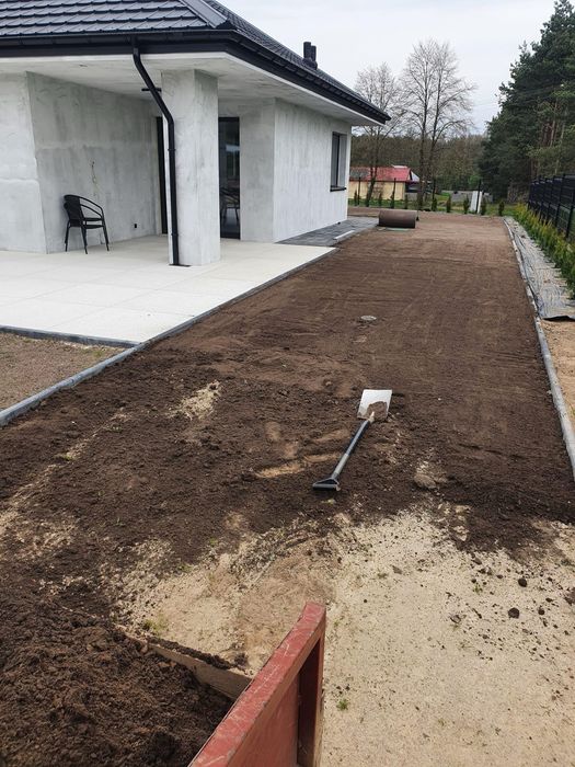 Usługi Ogrodnicze. Rzeszów .Trawa z rolki , siana. Wertykulacja.