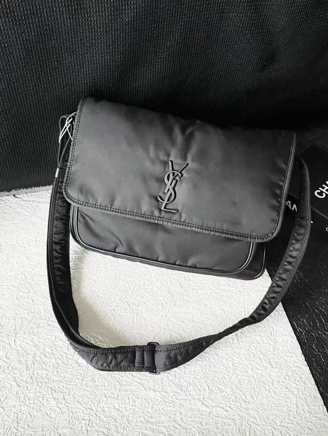 Bolsa de ombro a tiracolo YSL Niki da SAINT LAURENT