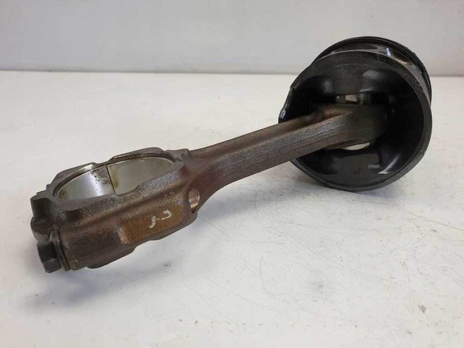 Поршень Opel Insignia 2.0 Astra 2.0 Zafira 2.0 Инсигния 2.0 Зафира 2.0