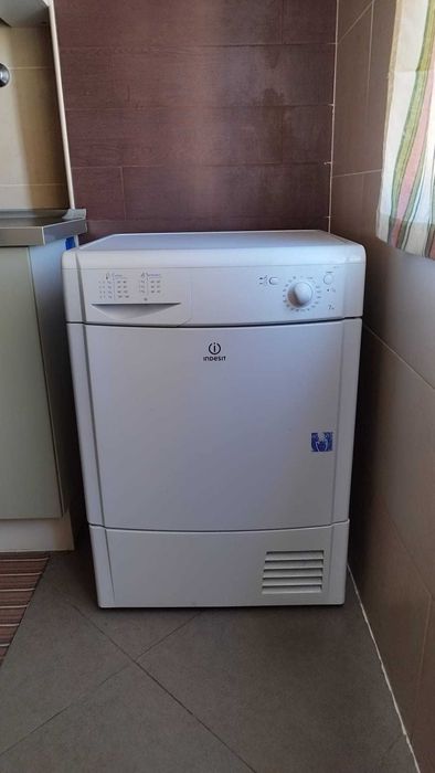 Maquina de lavar e outros