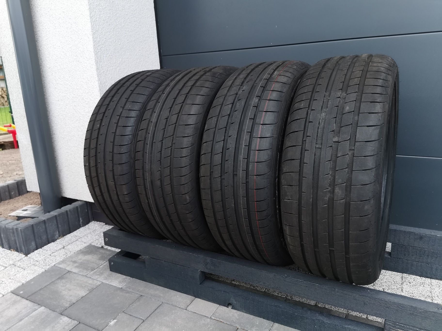 Opony Goodyear 235/45/19. 2022  NOWE