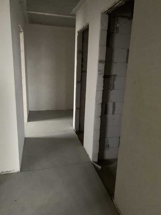 Продам 2к квартиру в новобудові, 64кв.м. в цеглі, центр