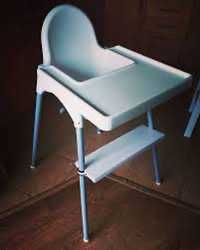 Krzeselko do karmienia Antilop Ikea z drewnianym podnóżkiem