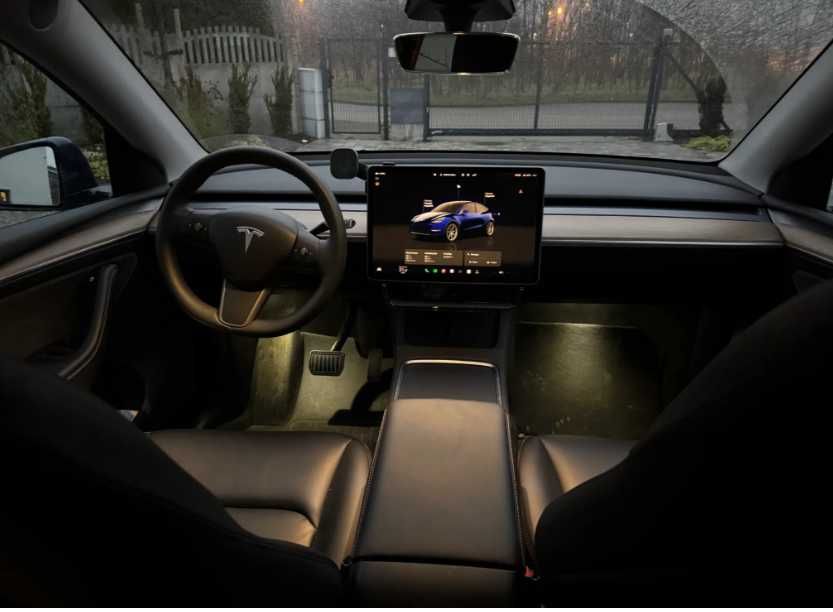Tesla Y Long Range AWD 2022 року