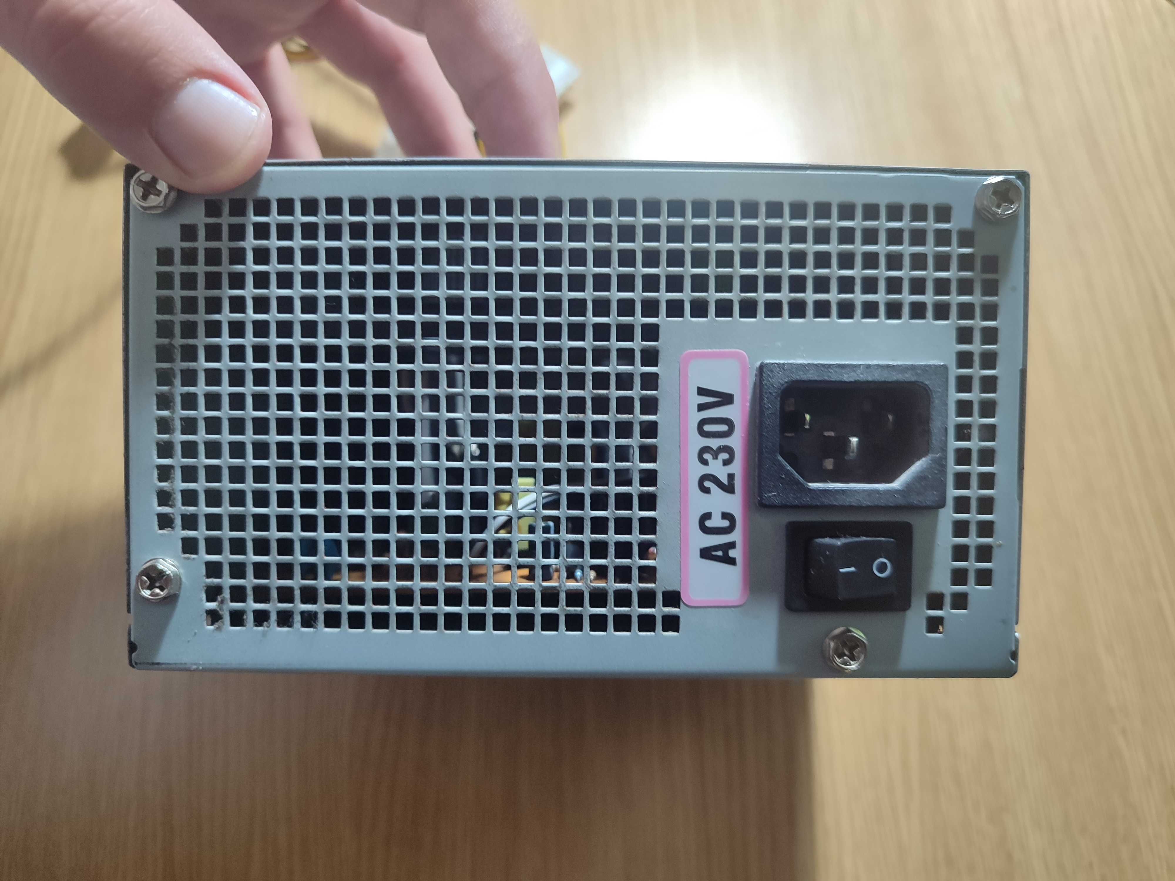 Fonte de Alimentação 480W ATX