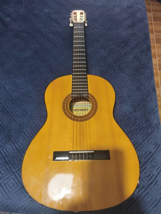 Guitarra Hohner modelo MC-06