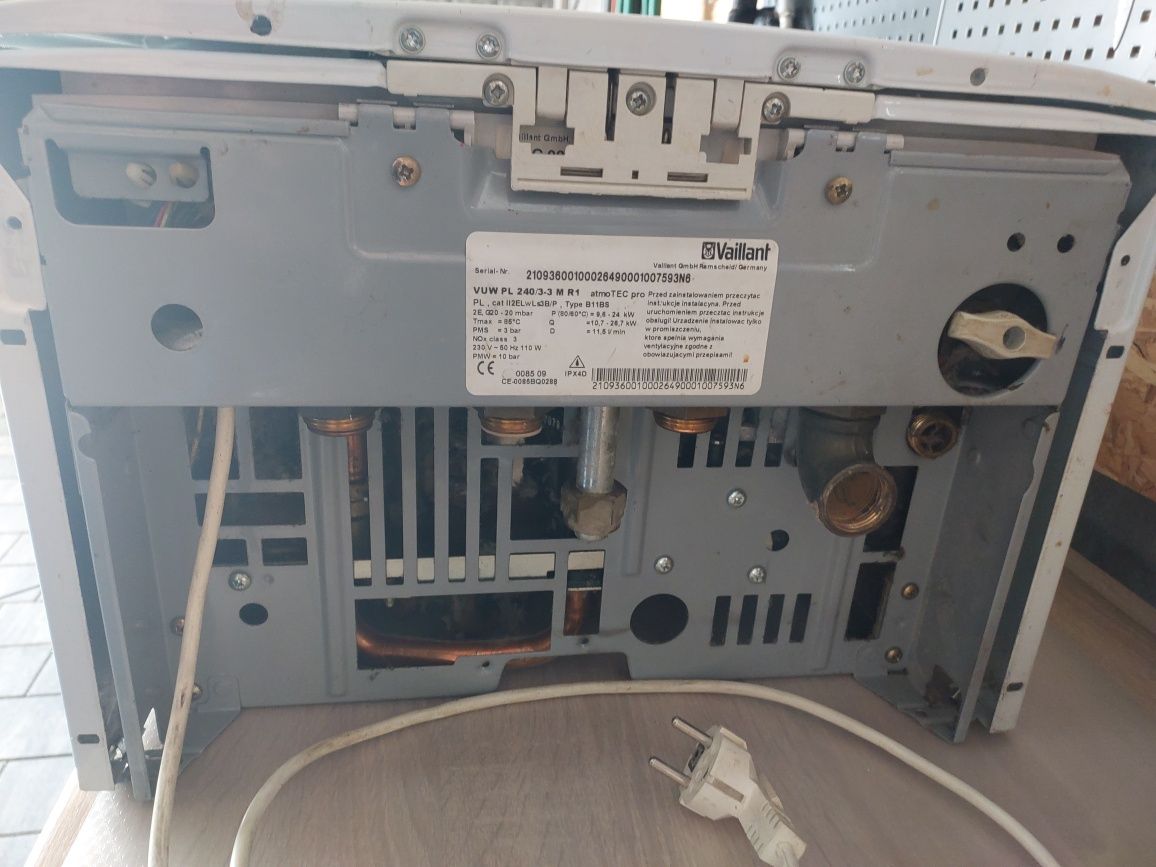 Piec gazowy uszkodzony vaillant VUW 240 /3-3 M R1 atomo TEC pro