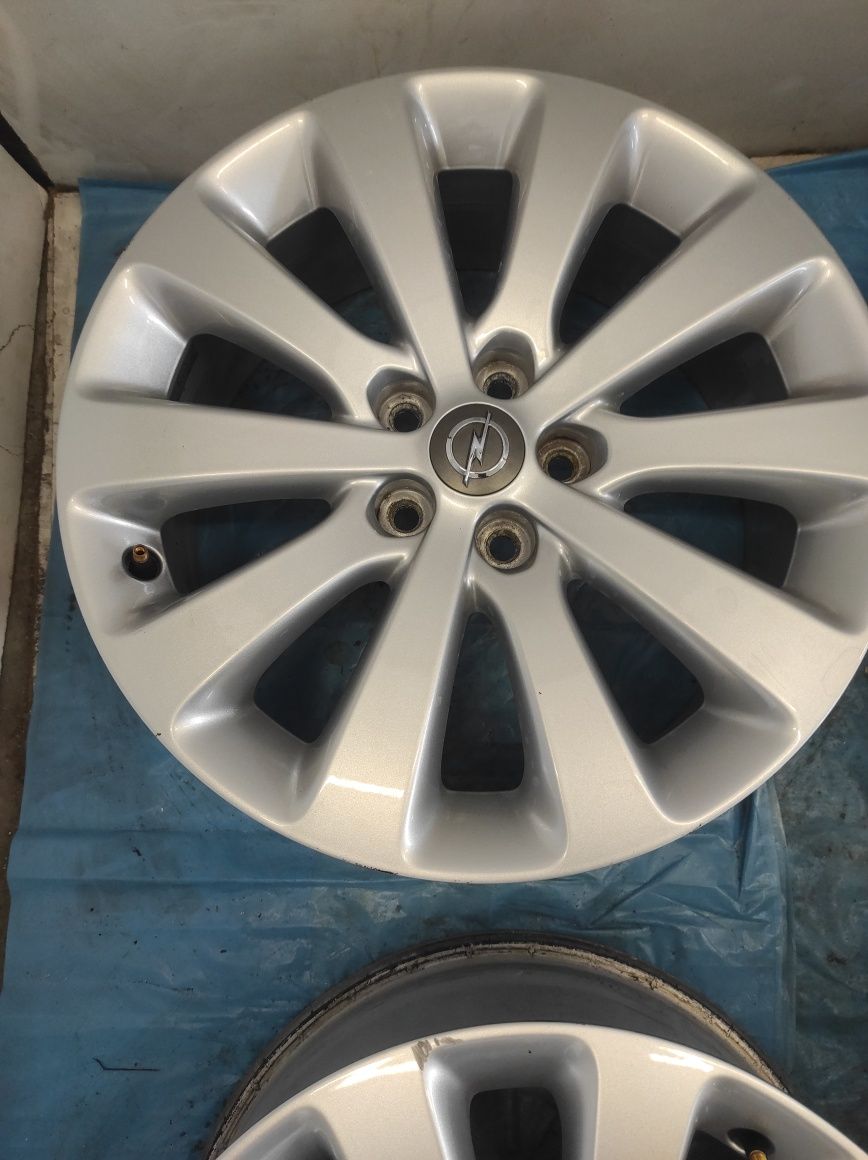 574 Felgi aluminiowe ORYGINAŁ OPEL R 17 5x105 Bardzo Ładne