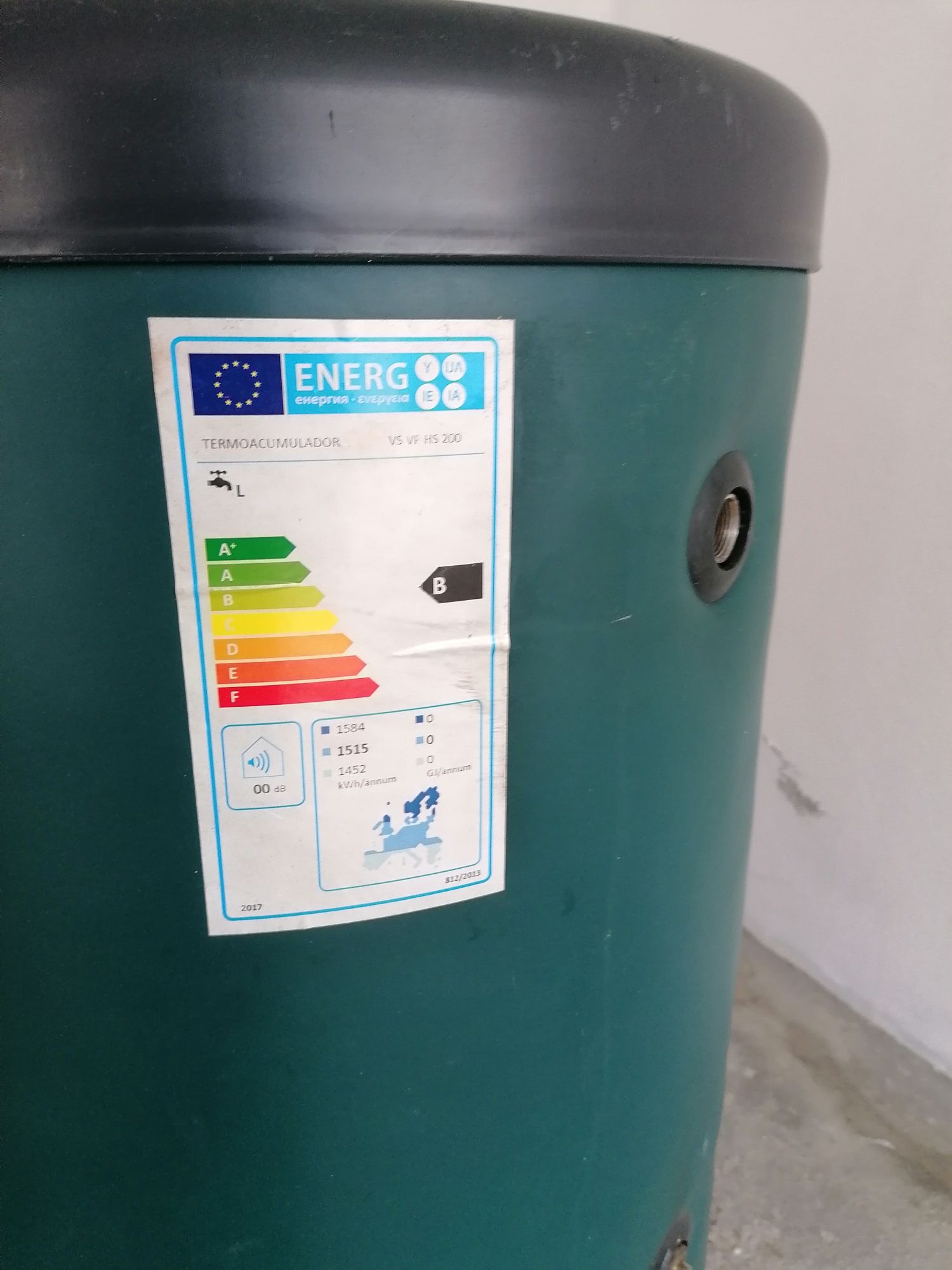 Salamandra a pellets solzaima douro 23kw e termoacumulador de 200 litr