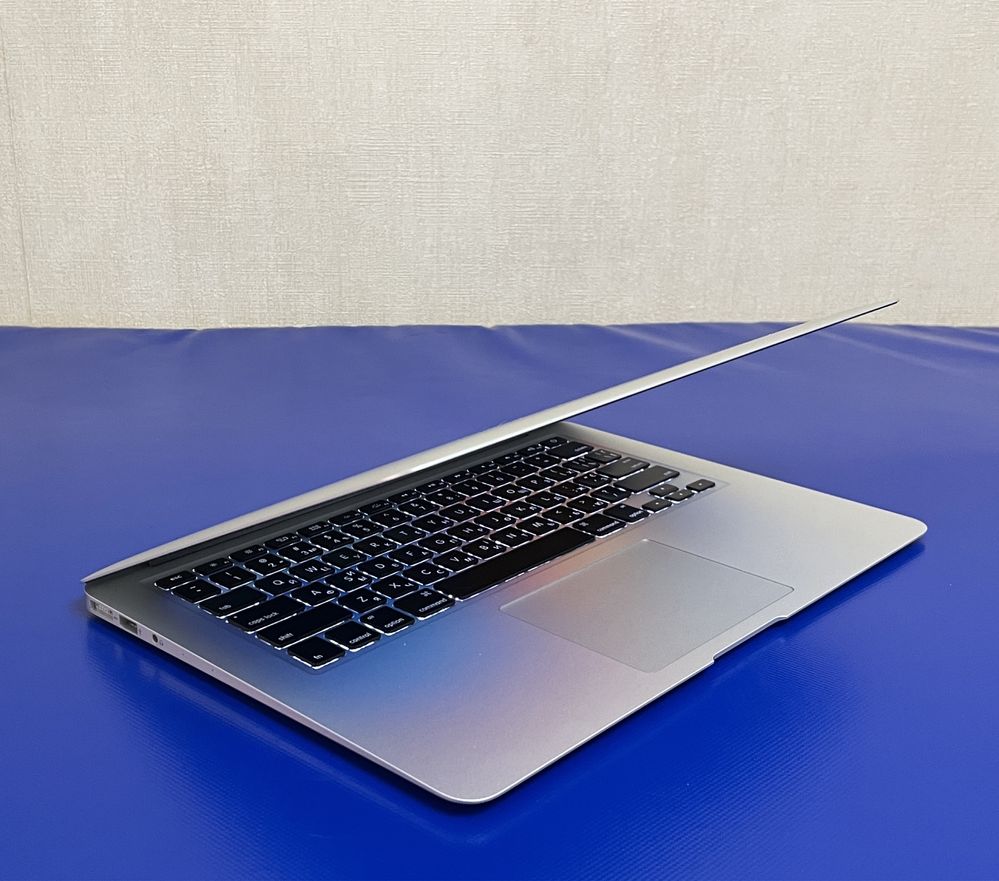 MacBook Air 13 2015 core i5 4ram  128Gb