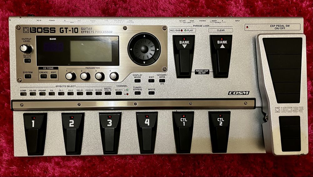 Boss GT-10 pedaleita guitarra multiefeitos com saco