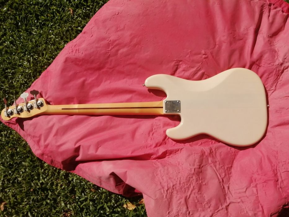 Baixo Squier Precision Classic Vibe 50's 2014 p