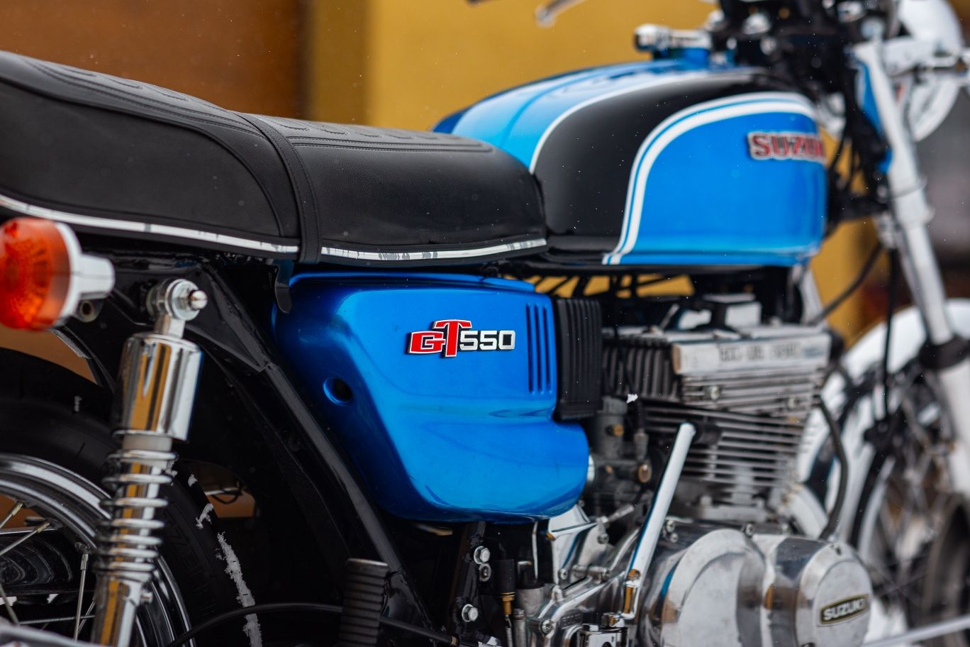 Suzuki gt 550 suzuki