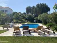Moradia T3+2 sem móveis em Albarraque com jardim e piscina