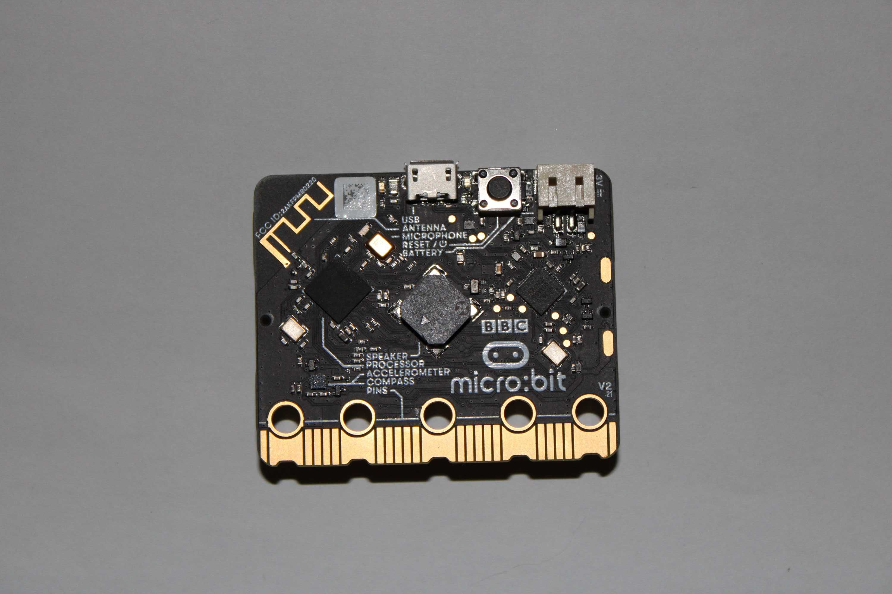 BBC micro:bit V2 z akcesoriami (Go)