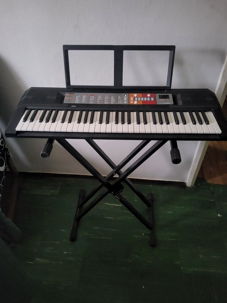 Keyboard Yamaha psr f50 + statyw