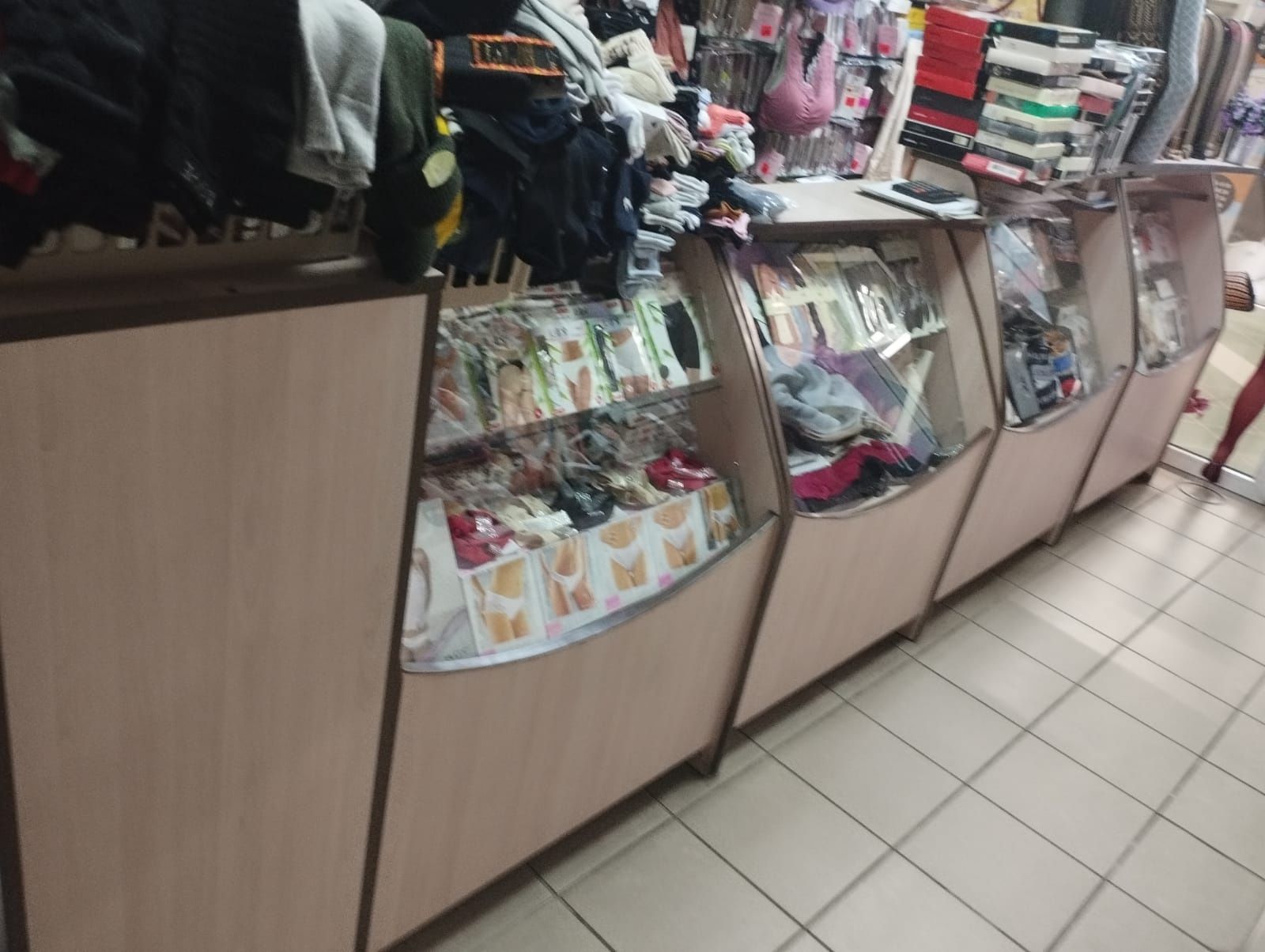 Прилавки для магазину б/у