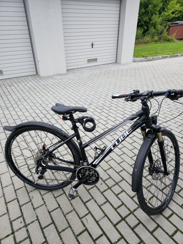 Mało używany Cube Cross Pro Cls Damski 28" 45cm, markowe akcesoria!!!