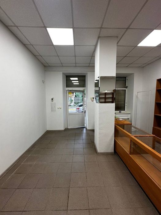 Оренда фасадного приміщення 41 м2 в центрі по вул. Франка