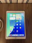 Apple Ipad 7 gen . 32 Wifi Gold .