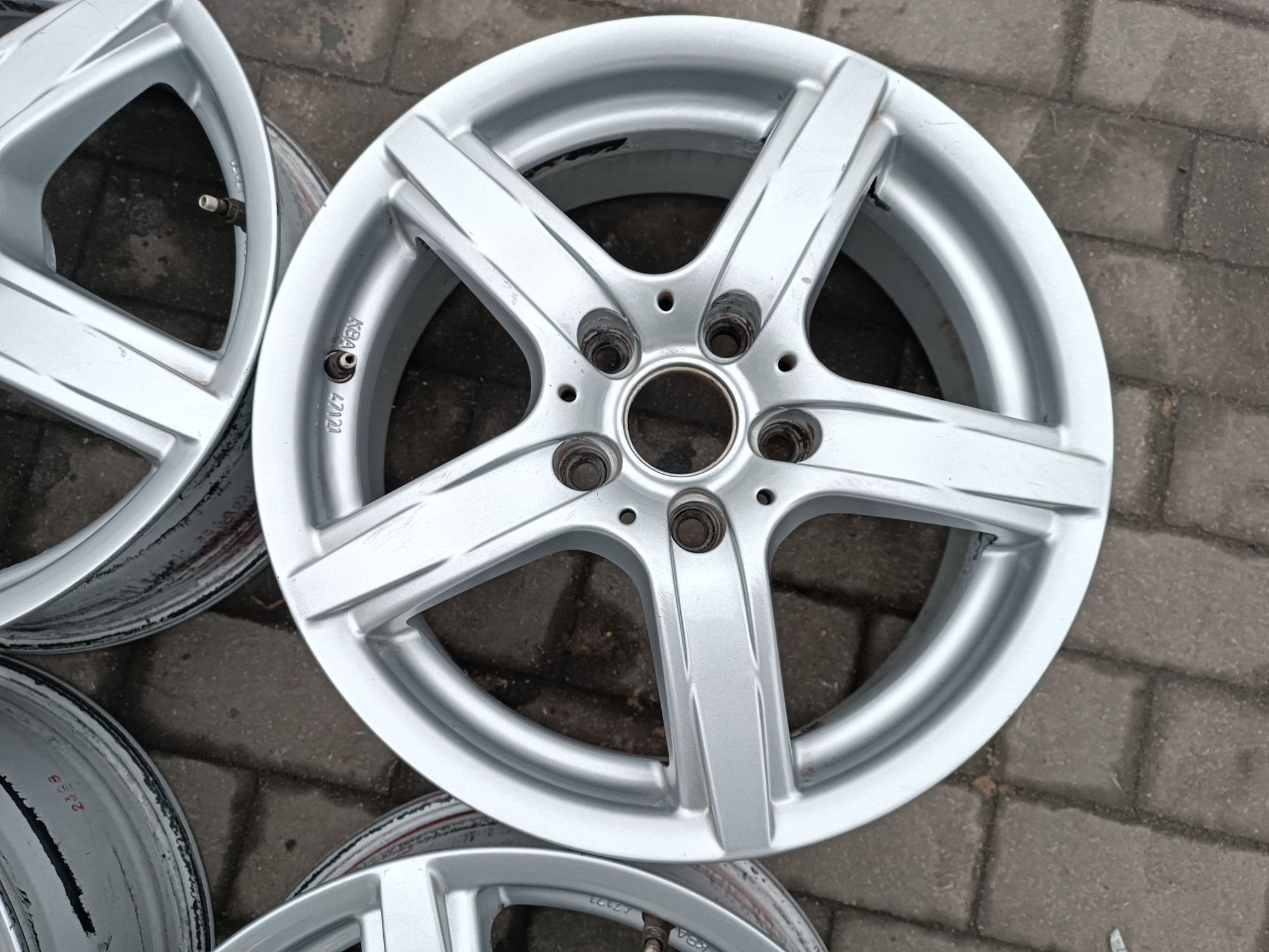 Felgi Alu Nissan Qashqai Juke Toyota Avensis Rav4 5x114.3 ET40 6.5J16